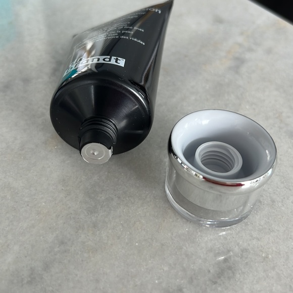 Dr Brandt Microdermabrasion - Picture 3 of 3